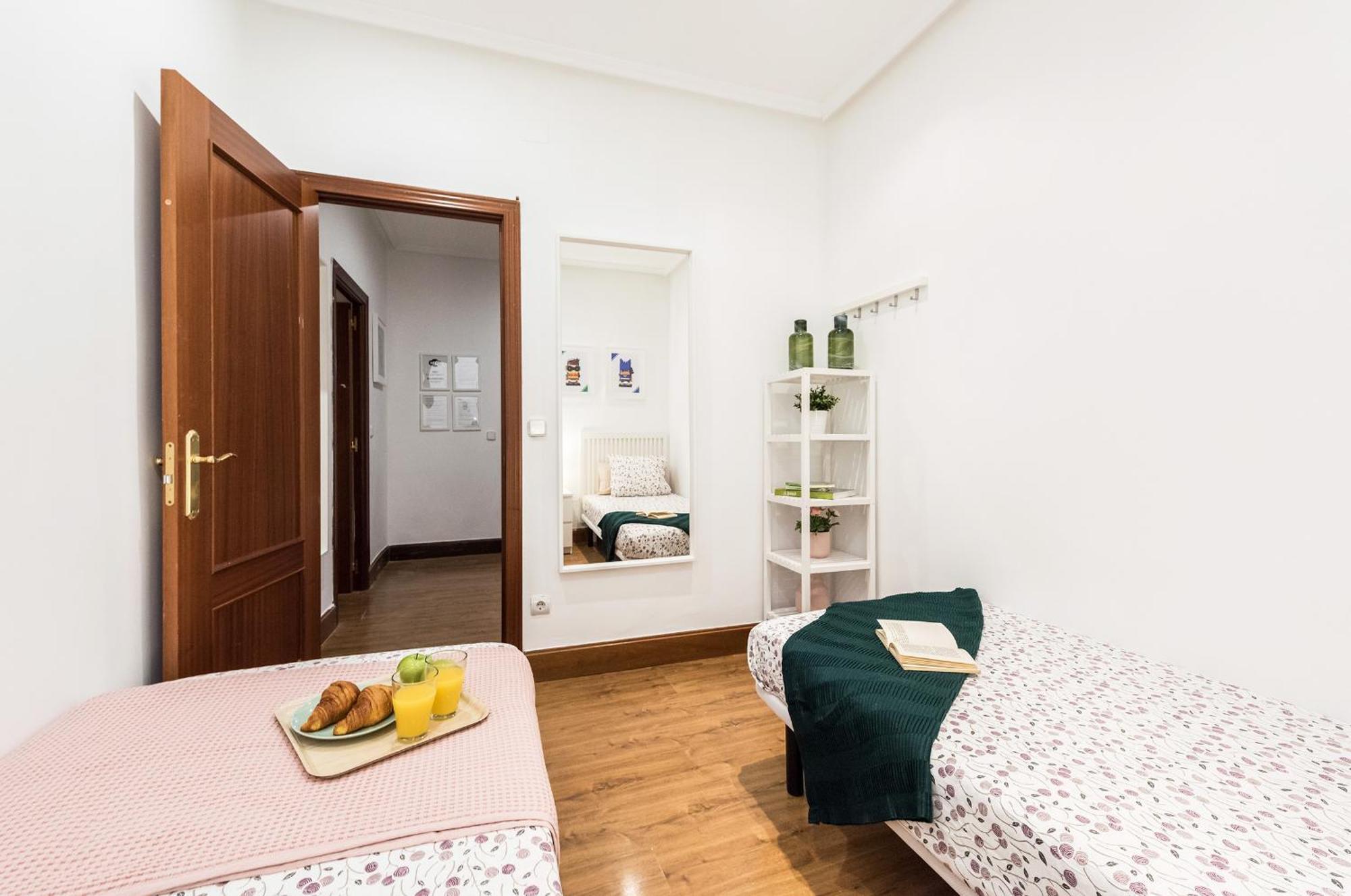 Lujosos En El Centro De Apartament Madryt